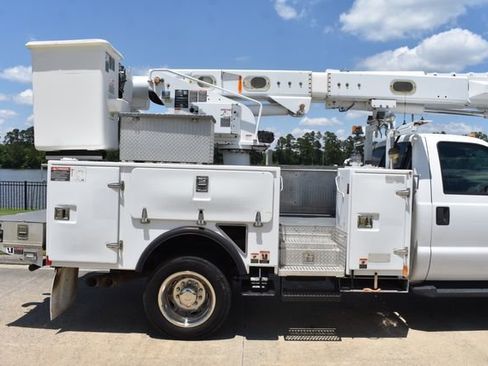 Used 2014 Ford F550 4x4 Regular Cab Super Duty image 4