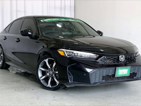 Used 2025 Honda Civic Sport image 1