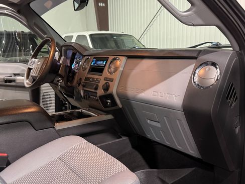 Used 2016 Ford F250 XLT w/ XLT Value Package image 6