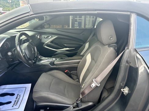 Used 2017 Chevrolet Camaro SS RWD image 6