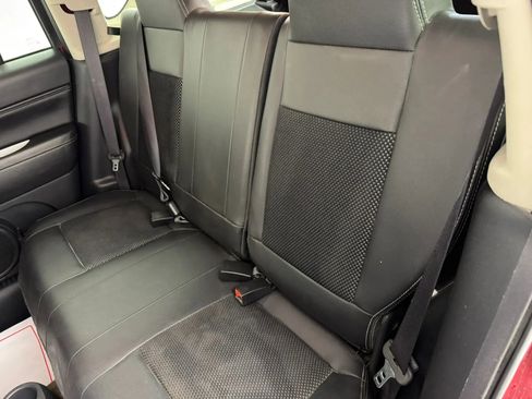 Used 2017 Jeep Compass Latitude AWD/4WD image 30
