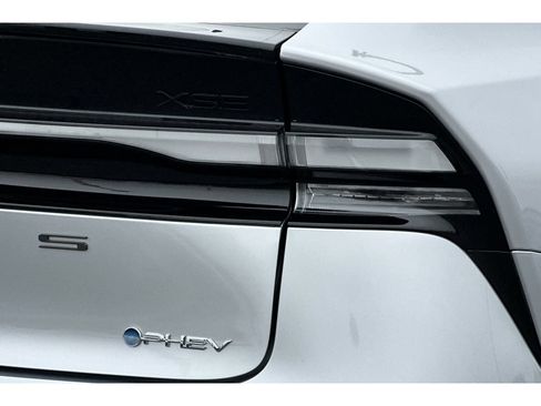 New 2026 Toyota Prius Plug-In Hybrid w/ Limited Premium Package FWD image 30