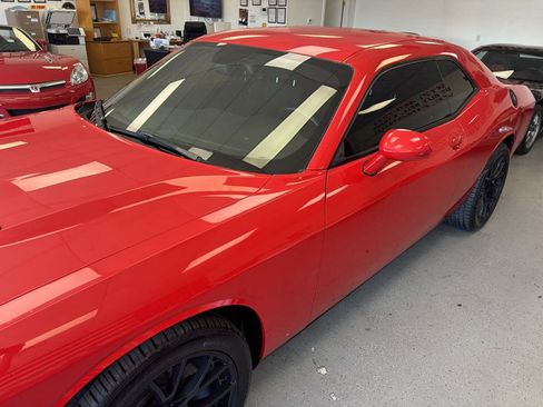 Used 2016 Dodge Challenger SXT RWD image 3