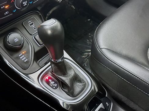 Used 2019 Jeep Compass Latitude AWD/4WD image 19