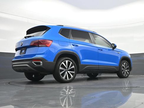 Used 2022 Volkswagen Taos SE FWD image 30