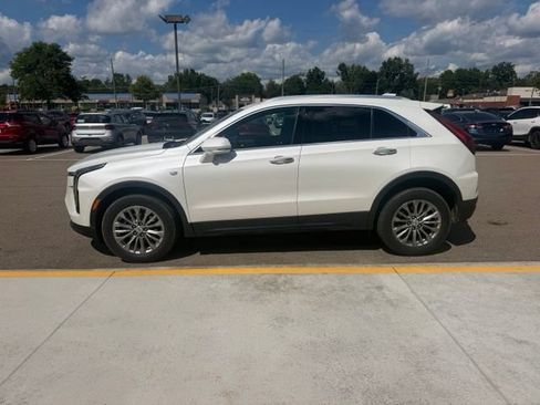 Used 2024 Cadillac XT4 Premium Luxury AWD/4WD image 11