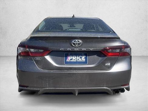 Used 2024 Toyota Camry SE image 4