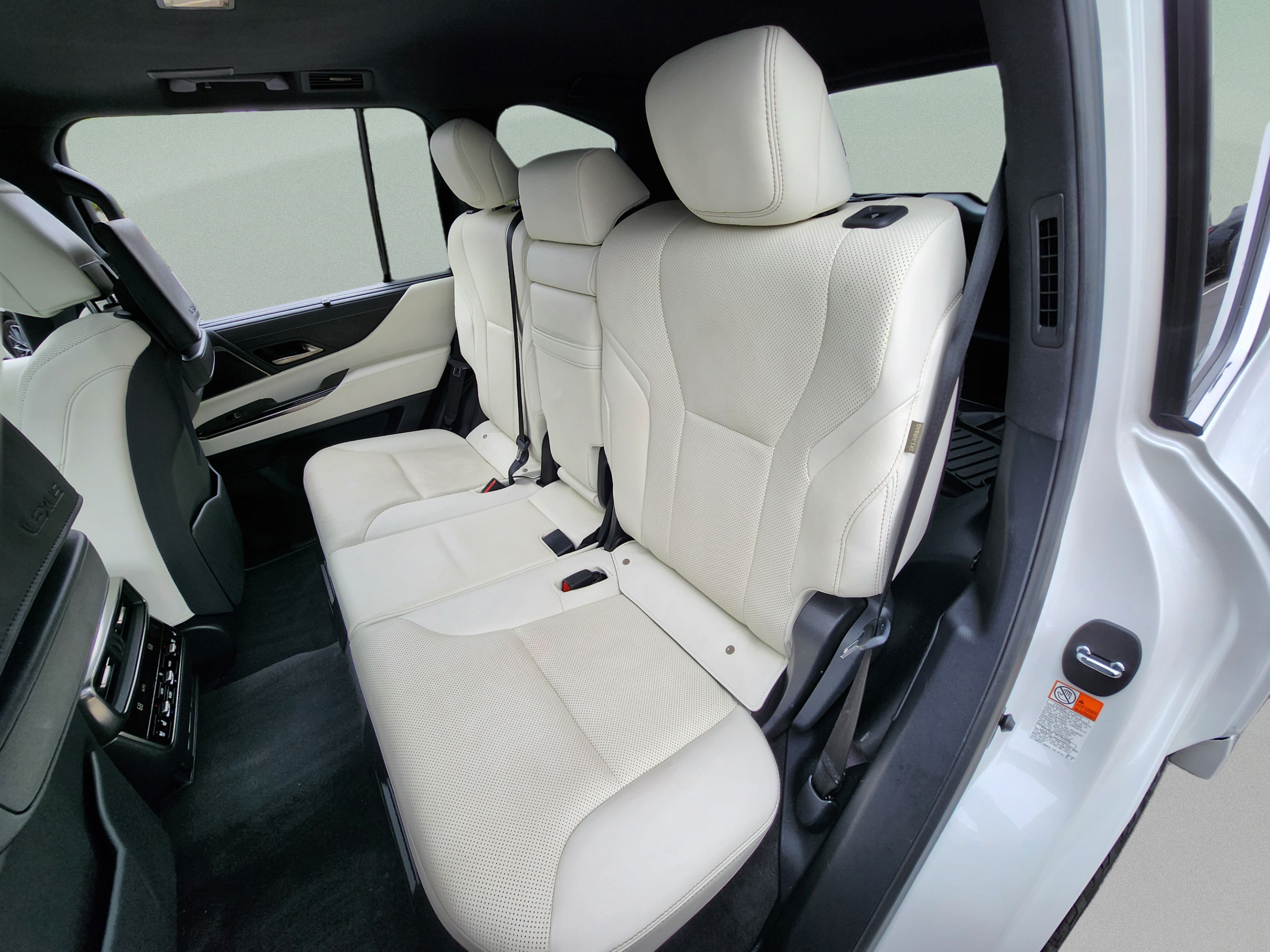 Used 2023 Lexus LX 600 4WD w/ Accessory Package (Z1) image 26