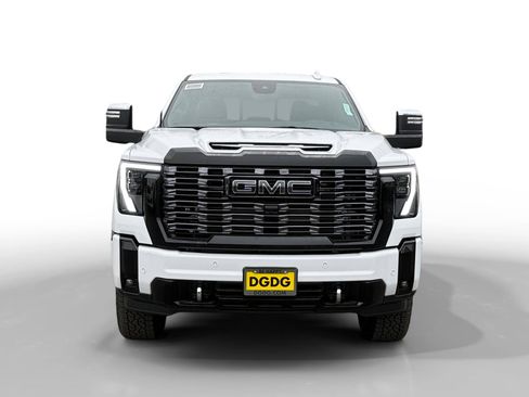 New 2025 GMC Sierra 2500 Denali Ultimate w/ Max Trailering Package image 8
