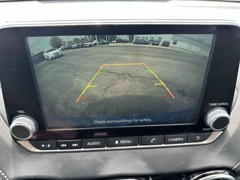 Used 2023 Nissan Sentra SV FWD image 24