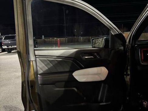 Used 2024 GMC Canyon AT4X image 12