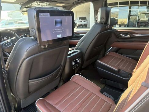Used 2023 GMC Yukon XL Denali Ultimate image 16
