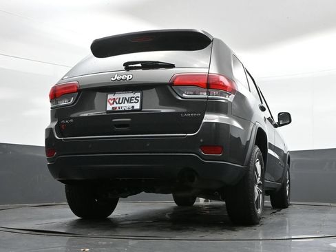 Used 2020 Jeep Grand Cherokee Laredo w/ 18" Wheel & 8.4" Radio Group AWD/4WD image 38
