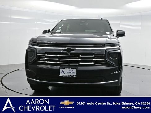 New 2025 Chevrolet Suburban Premier image 24