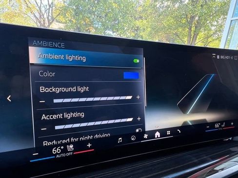 Used 2024 BMW X5 xDrive50e image 23