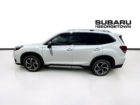 Used 2023 Subaru Forester Touring AWD/4WD image 4