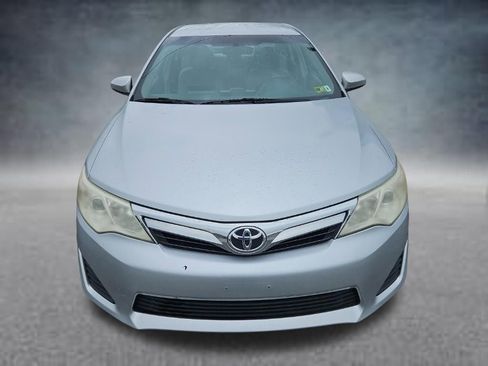 Used 2012 Toyota Camry LE FWD image 2