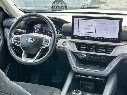 Used 2025 Ford Explorer Active RWD image 13