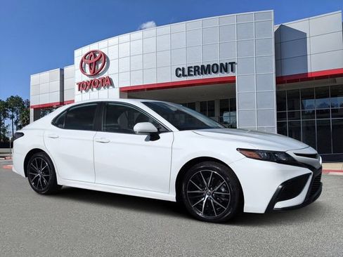 Certified 2024 Toyota Camry SE w/ Convenience Package FWD image 1