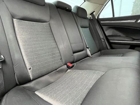 Used 2022 Chrysler 300 Touring w/ Sport Appearance Package image 26