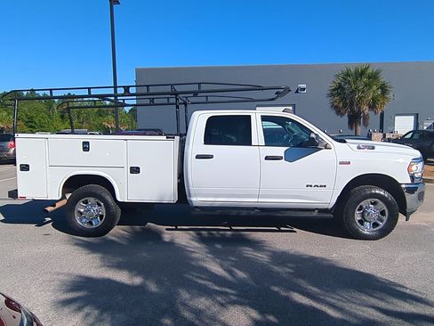 Used 2022 RAM 2500 Tradesman w/ Chrome Appearance Group AWD/4WD image 2