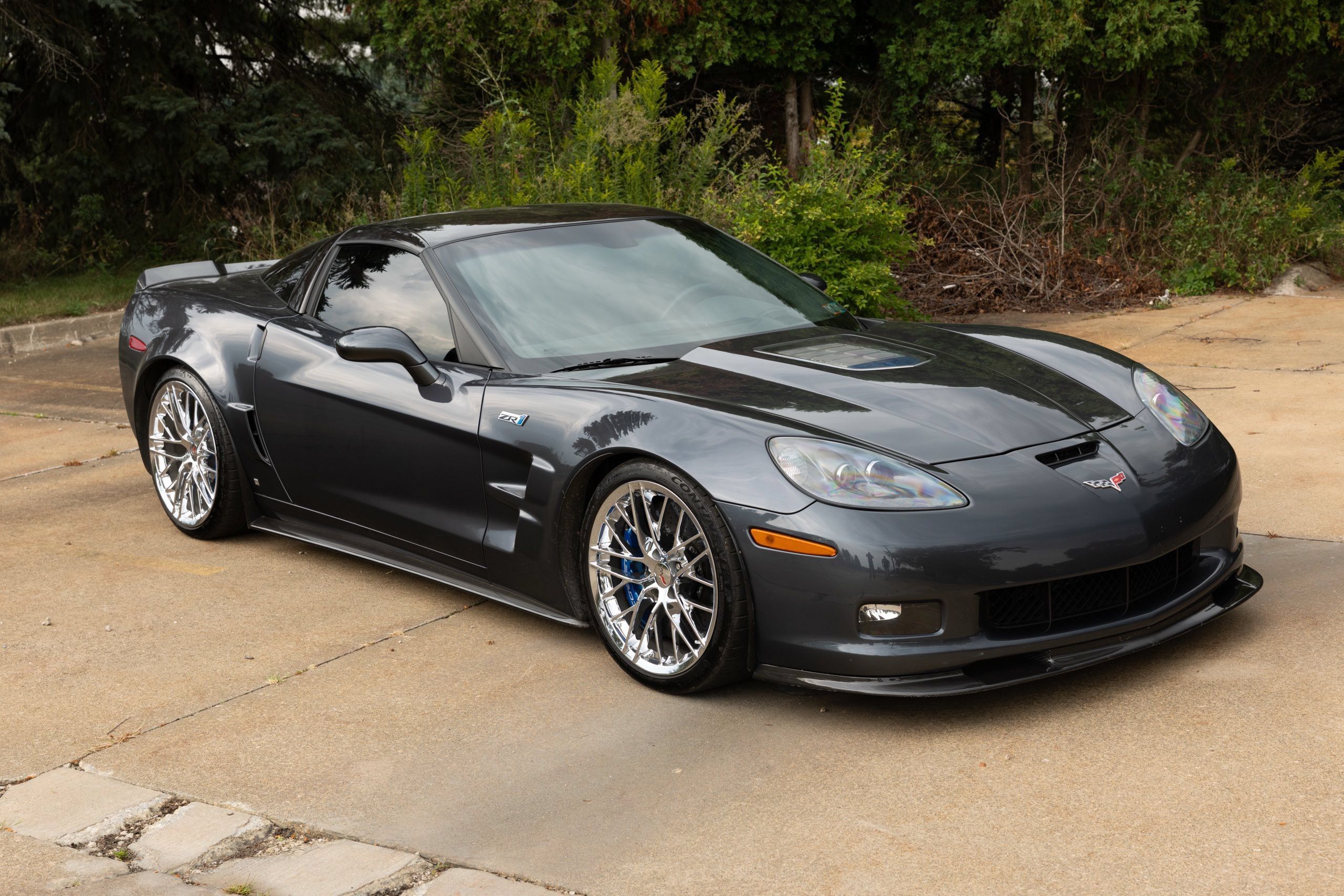 Used 2009 Chevrolet Corvette ZR1 w/ Preferred Equipment Group RWD image 8