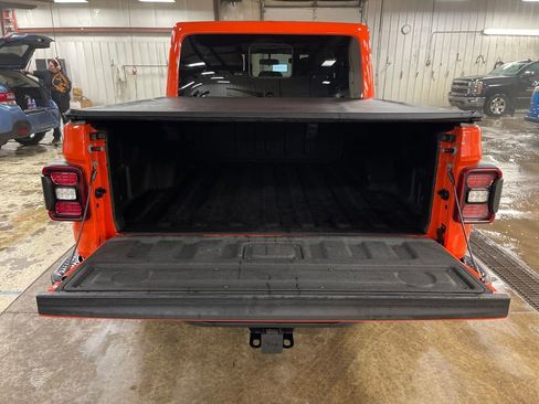 Certified 2020 Jeep Gladiator Overland w/ LED Lighting Group image 24