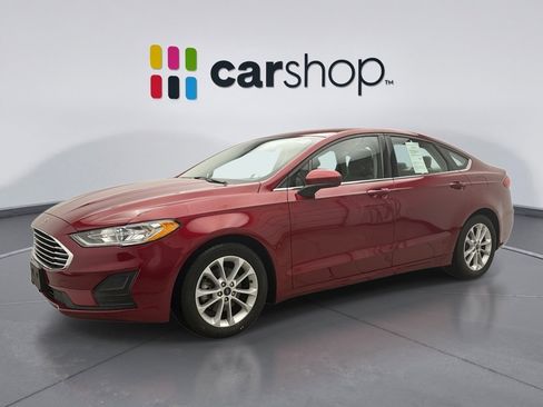 Used 2019 Ford Fusion SE image 1