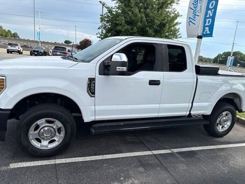 Used 2019 Ford F250 XL w/ Power Equipment Group AWD/4WD image 3