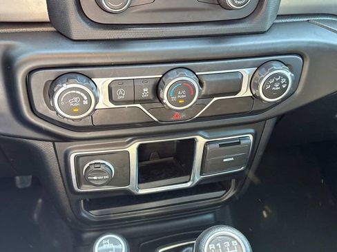 Used 2020 Jeep Gladiator Sport AWD/4WD image 31