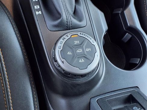 Used 2023 Ford Bronco Badlands w/ Sasquatch Package image 32