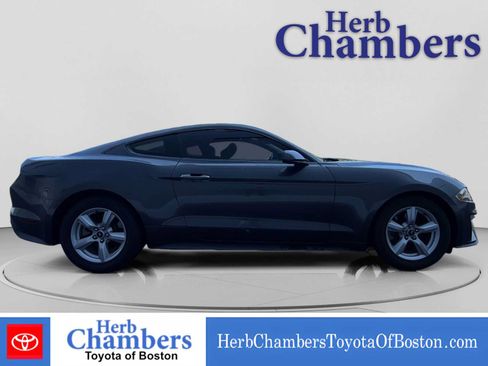 Used 2018 Ford Mustang Coupe RWD image 13