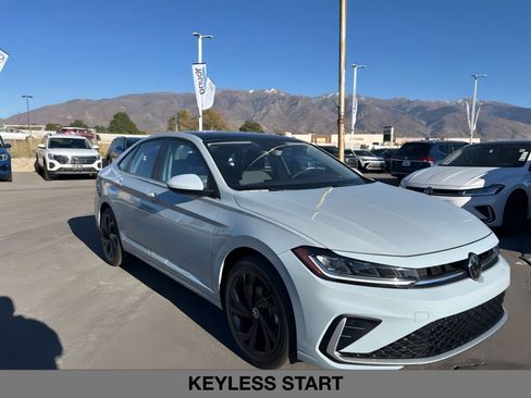 New 2026 Volkswagen Jetta SE image 3