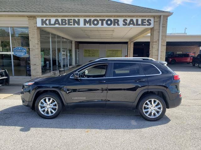 Used 2017 Jeep Cherokee Limited AWD/4WD image 2