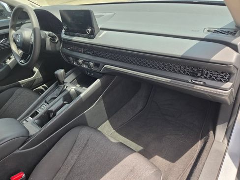 Used 2025 Honda Accord LX image 33