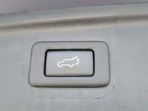 Used 2017 Subaru Outback 3.6R Limited image 13