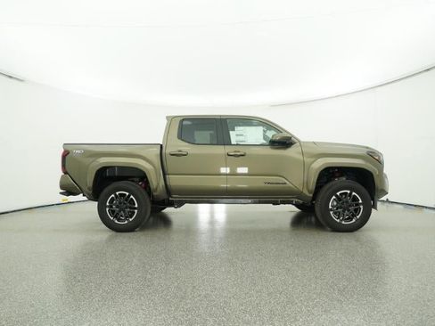 New 2025 Toyota Tacoma TRD Sport AWD/4WD image 27
