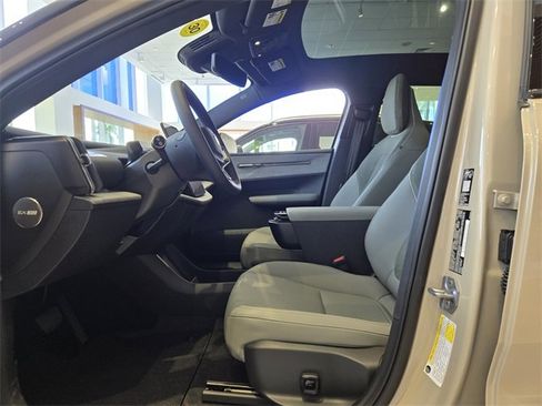 New 2026 Volvo EX30 Cross Country Ultra image 10