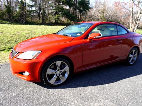 Used 2010 Lexus IS 350C image 8