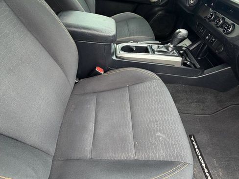 Used 2018 Toyota Tacoma SR5 image 19