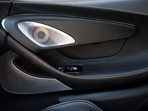 Used 2023 McLaren GT RWD image 19