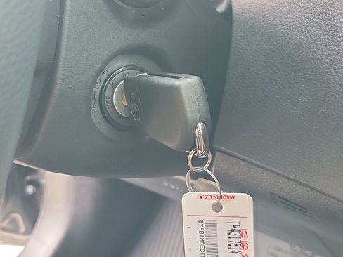 Used 2026 Toyota Corolla LE FWD image 28
