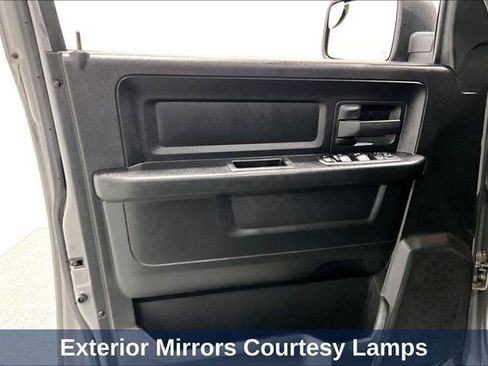 Used 2022 RAM 1500 Express w/ Ceramic Grey Express Package AWD/4WD image 29