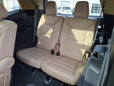 Used 2022 Cadillac XT6 Sport w/ Platinum Package image 11