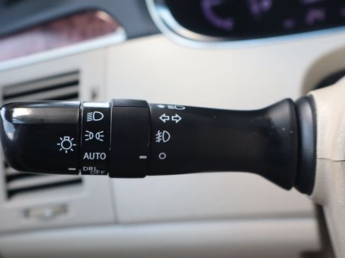 Used 2011 Toyota Avalon Limited FWD image 33