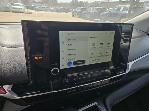 Used 2025 Toyota Sienna LE image 20