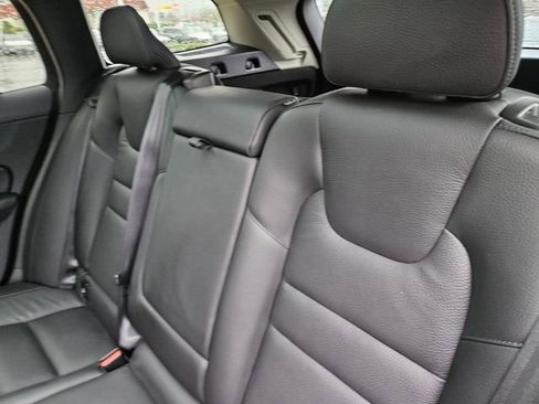Used 2025 Volvo V60 B5 Cross Country Plus image 15