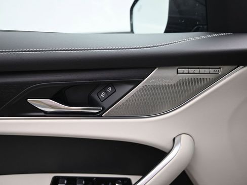 New 2026 Jaguar F-PACE R-Dynamic S image 19