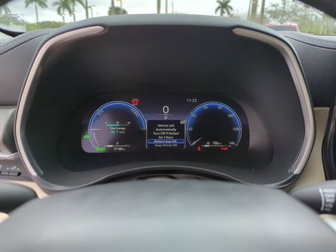 Used 2024 Toyota Highlander Limited image 10