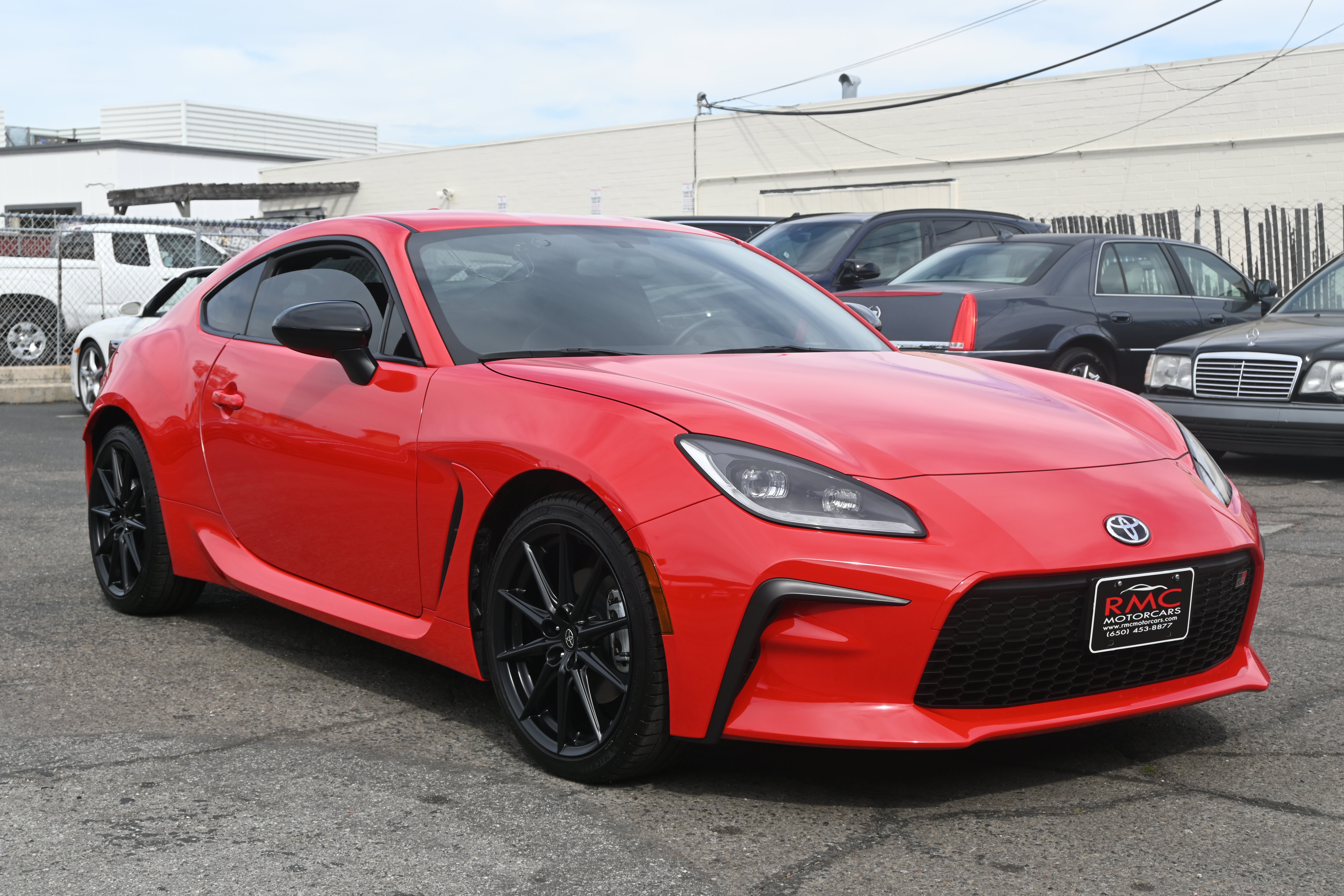Used 2025 Toyota GR86 Premium w/ ALL Weather Mat Package (TMS) RWD image 4